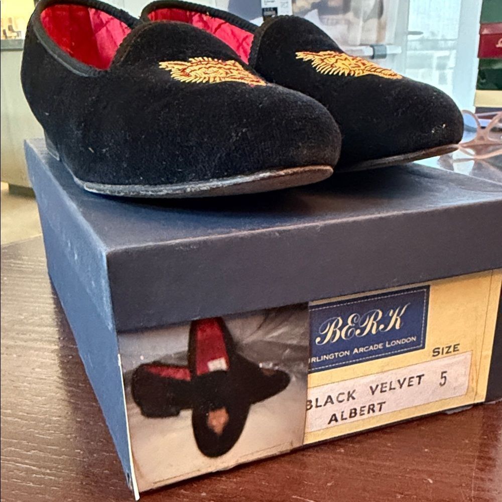 Stubbs & Wootton Black Velvet Loafers with Gold Embroidery - Picture 8 of 8